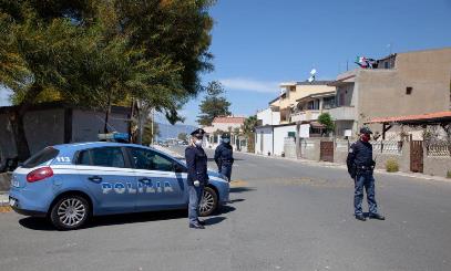 Reggio Calabria, arrestati padre e figlio per maltrattamenti in famiglia