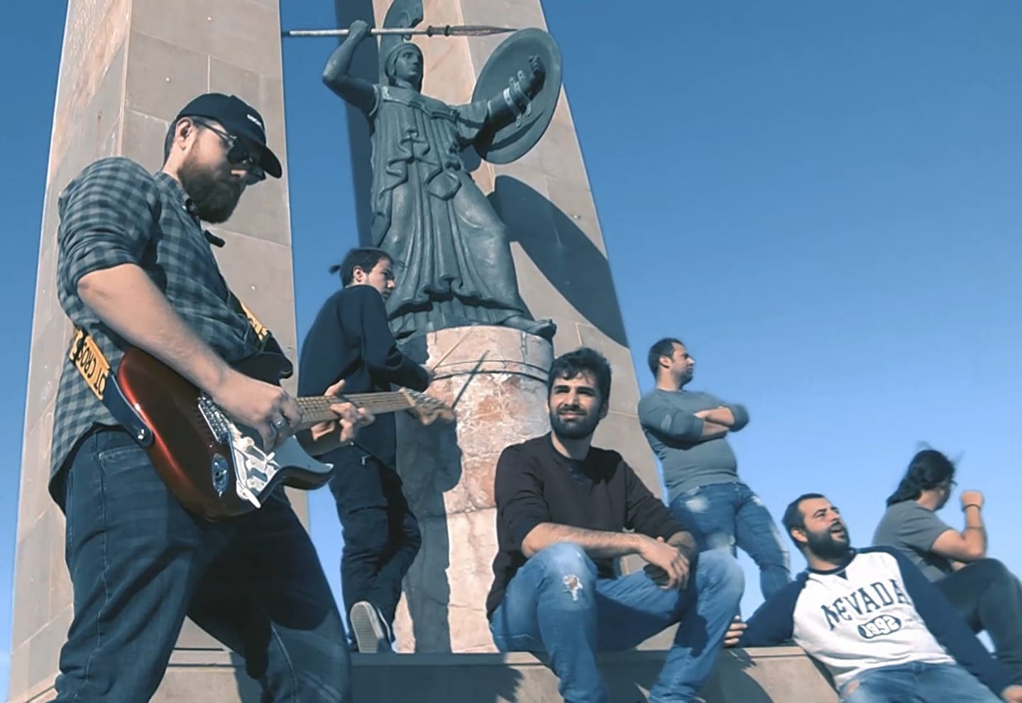 Dall’Arena a Gambarie, la band N.S.N.C. mostra le sfumature della Calabria nel nuovo videoclip (VIDEO)