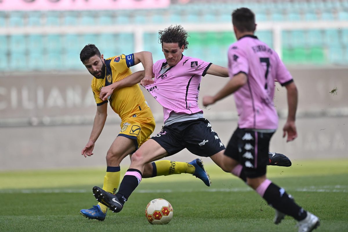 La Juve Stabia cala il poker al Palermo: finisce 2-4 al Barbera