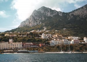 Procida prima isola Covid free, nel prossimo weekend toccherà a Capri. Prosegue a ritmi serrati la campagna vaccinale