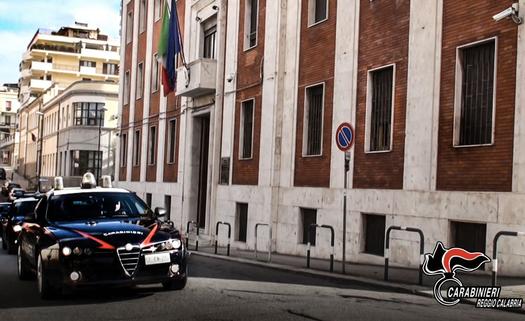 Reggio Calabria, chiama le forze dell’ordine: “La mamma sta male”, a 5 anni le salva la vita